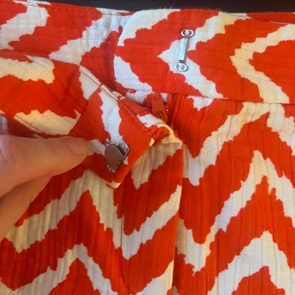Milly Size 2 Chevron Shorts - Picture 4 of 4